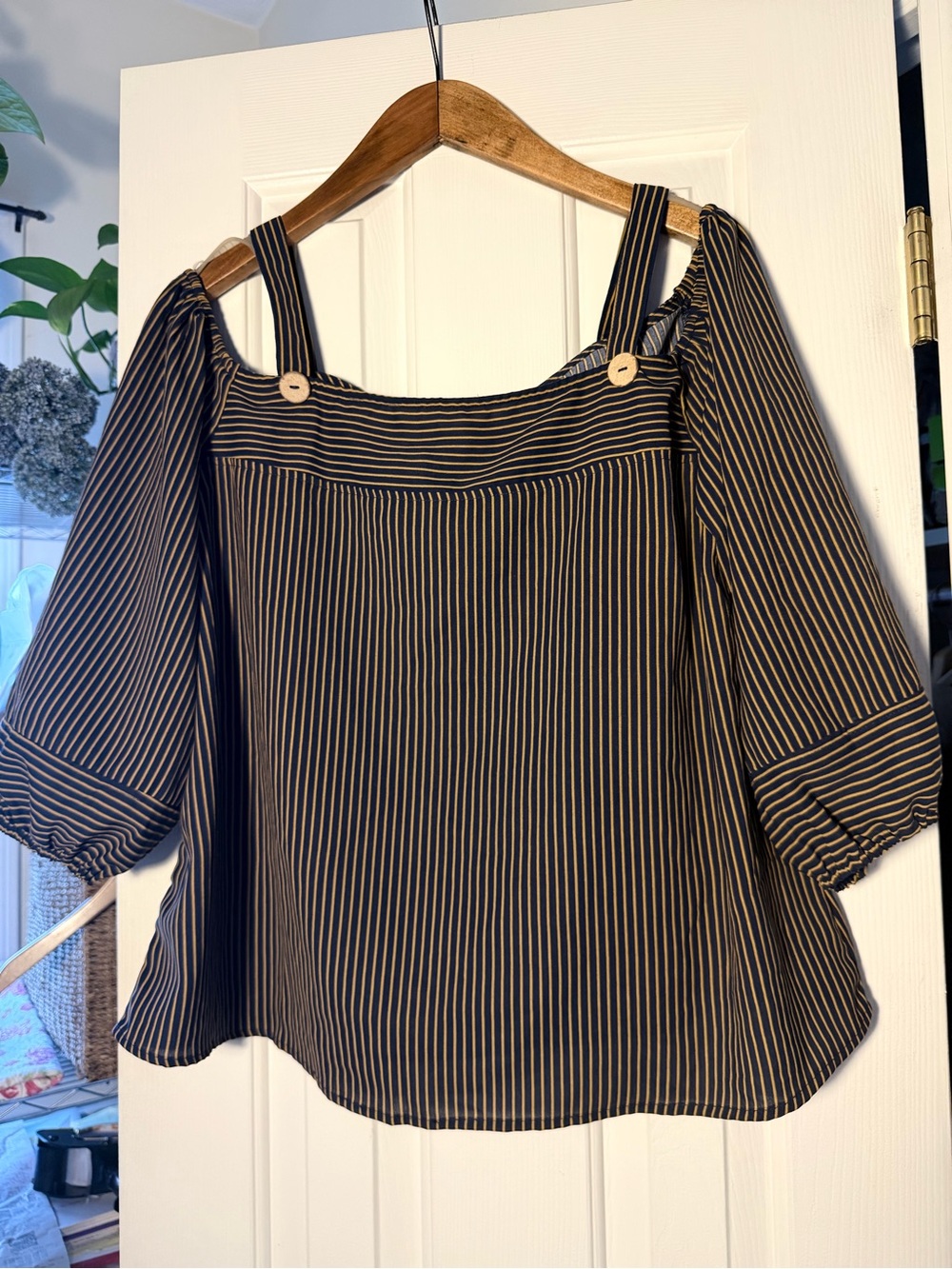 Zenobia Striped Black and Cream Off-Shoulder Peasant Top. XL